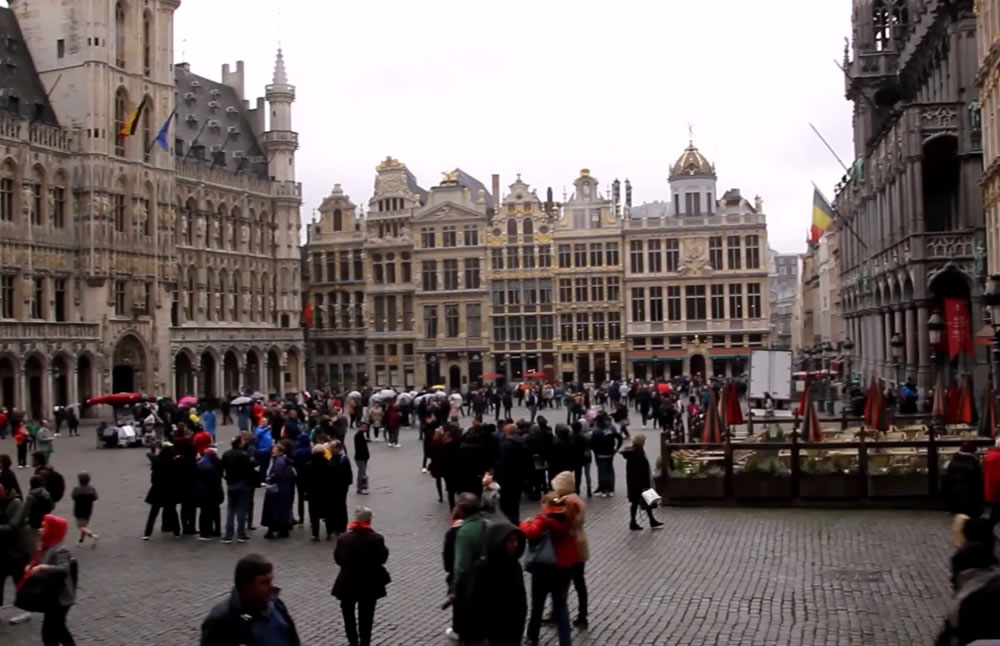 Брюссель – не такой уж и большой город, поэтому 5 – 6 часовой экскурсии в комфортном темпе движения будет вполне достаточно для того, чтобы ознакомиться с его основными памятниками и достопримечательностями. 