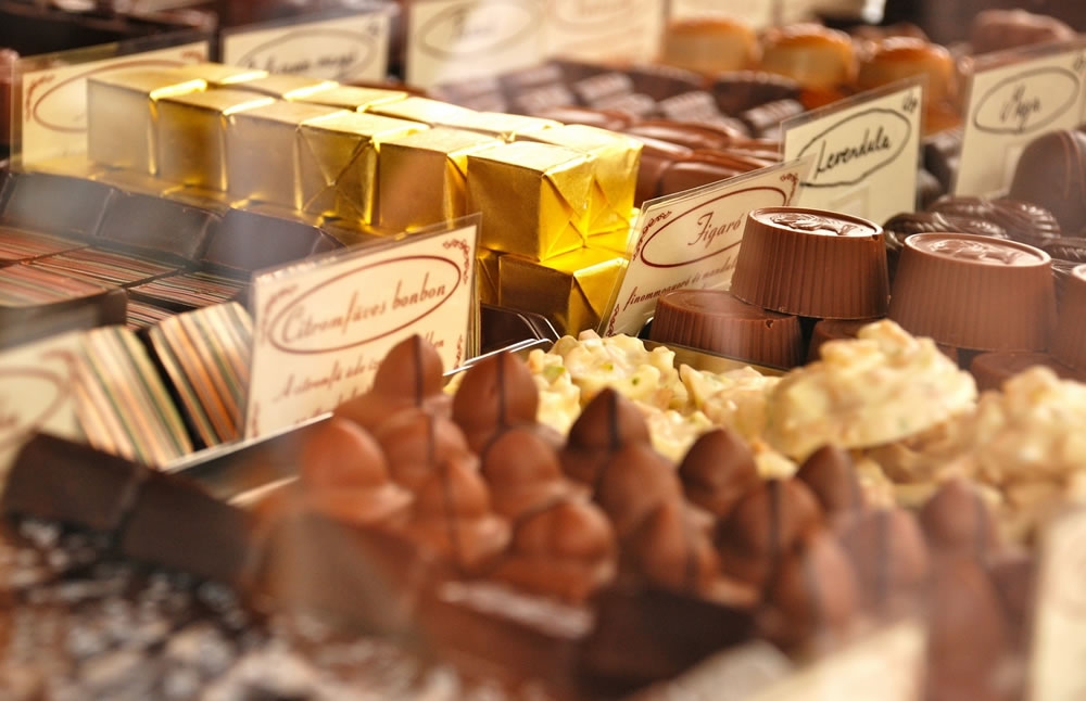 Невозможно представить Бельгию без праздника шоколада. Каждый год в шоколадной столице страны, городе Брюгге, проходит самый вкусный, самый хрустящий, самый сладкий, самый калорийный, объединяющий все национальности и поколения фестиваль - ШОКОЛАДА!
